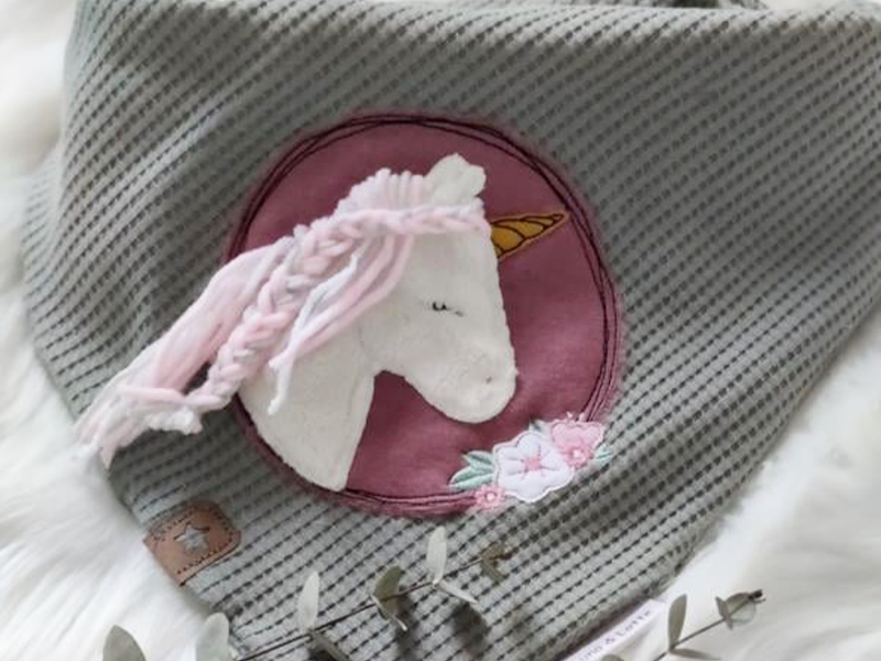 Einhorn Button mit Wollmähne - doodle Stickdatei
