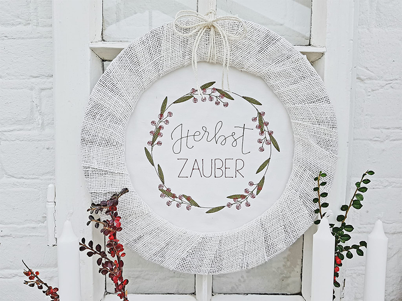 Preview: HerbstZAUBER Kranz - redwork Vollstick Stickdatei