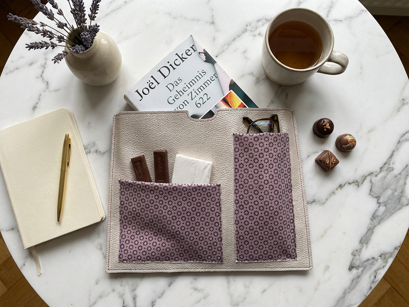 Preview: Buch- Tablethülle aus Filz mit Taschen - ITH-Stickdatei