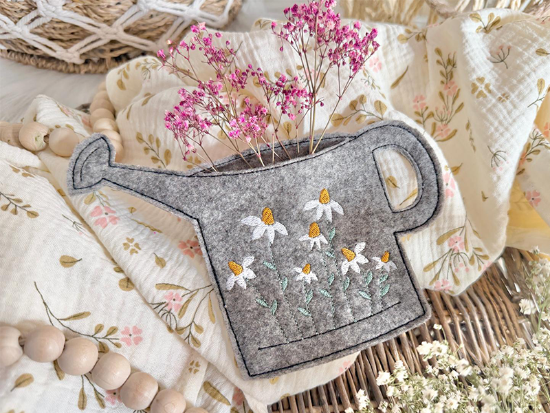 Preview: Gießkanne Wunscherfüller - ITH-Stickdatei