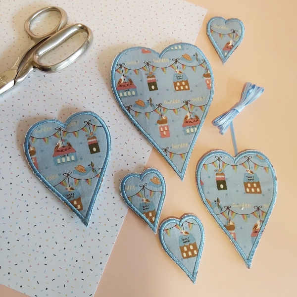 Skandi Herzen mit Satinrand